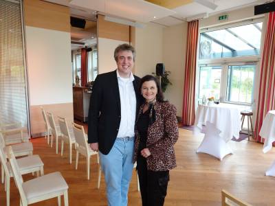 Der neue Vorsitzende Dr. Martin L�cke beim Wirtschaftsdialog in Buchhagen mit der MIT Bundesvorsitzenden Gitta Connemann. 